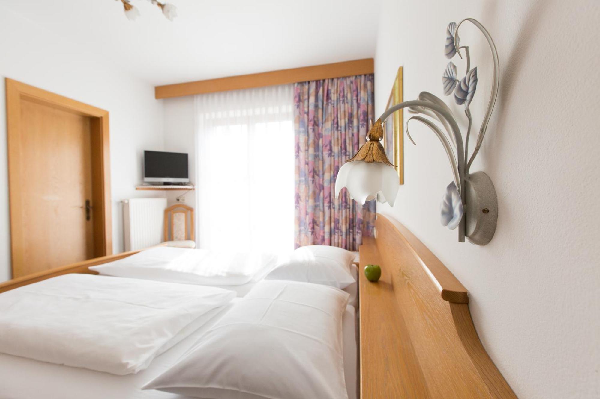 Bed and Breakfast Linghof Tirolo Exterior foto